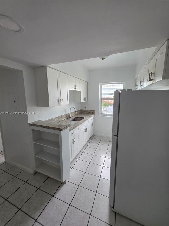 Building Photo - 7610 Dickens Ave