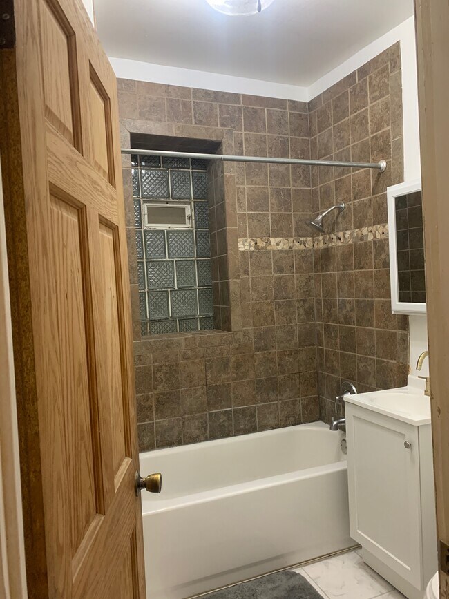 Bathroom - 508 Madison St