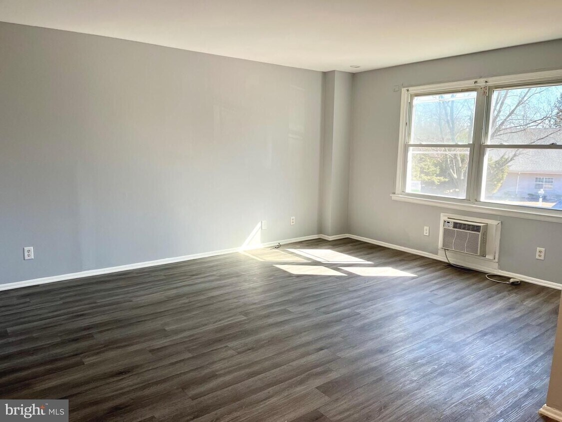 Foto del edificio - 1629 Bonwood Rd