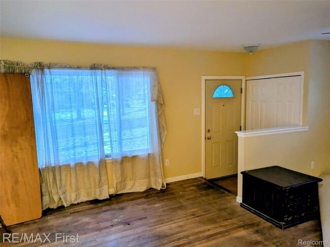 Foto del edificio - 247 Hecht Dr