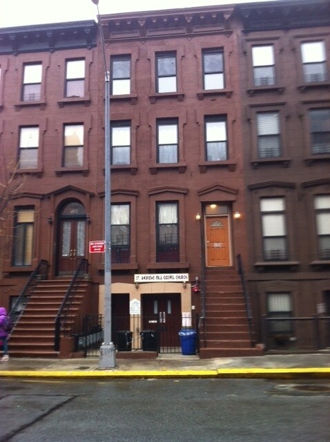 Foto del edificio - 114 W 133rd St