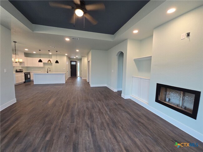 Building Photo - 206 Lewis Todd