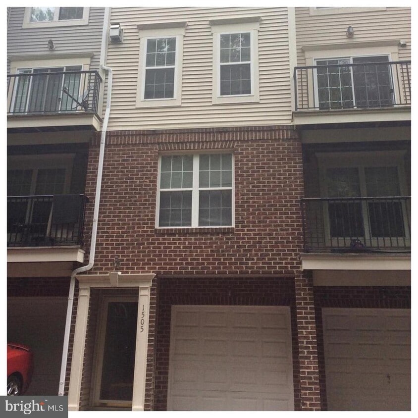 Primary Photo - 1505 Post Oak Dr