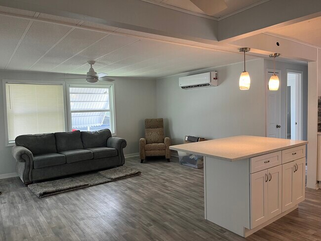 Foto del edificio - 258 Daisy Ave