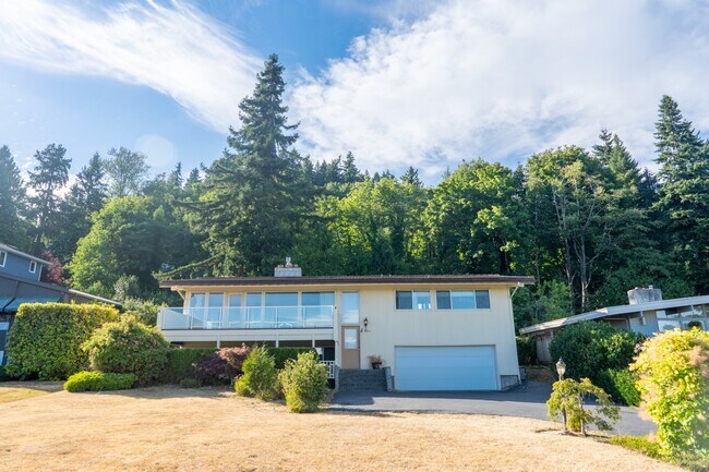 Building Photo - 8211 Avalon Dr