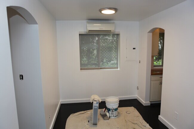 Dining area - 12 Sunset Dr