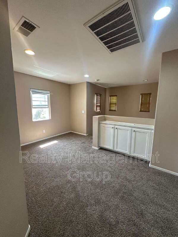 Building Photo - 2303 Wisteria Way