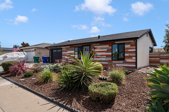 Building Photo - 8685 Longwood St