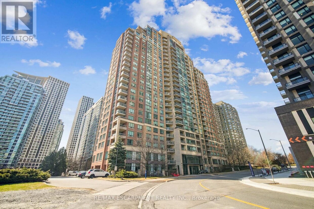 Photo principale - 156-1156 Enfield Pl