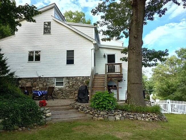 Photo - 68 Peach Orchard Rd (Burlington, MA) House