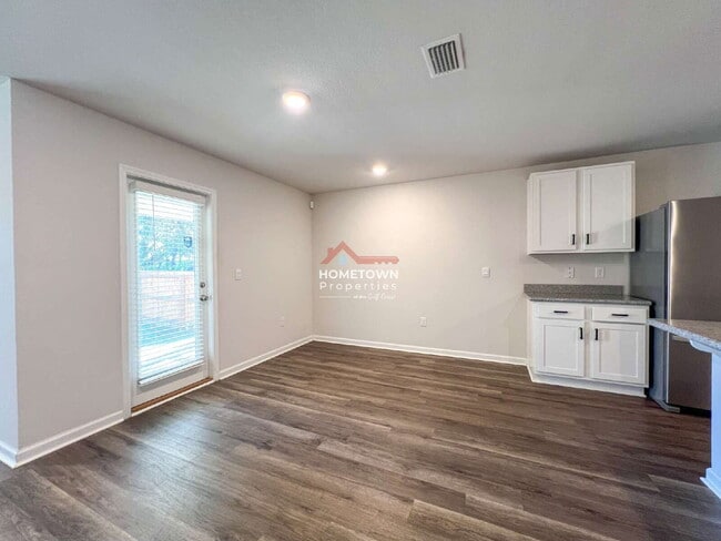 Building Photo - 8787 Pathstone Blvd
