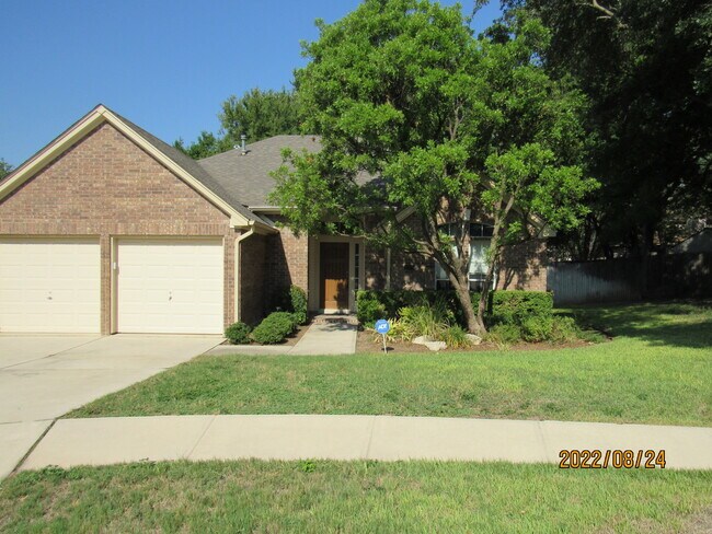 Foto del edificio - 9415 Pine Arbor