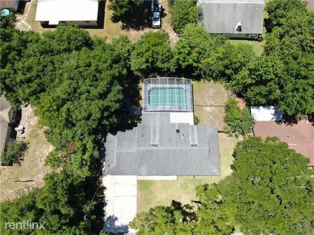 Building Photo - 3 br, 2 bath House - 1020 Spring Garden St