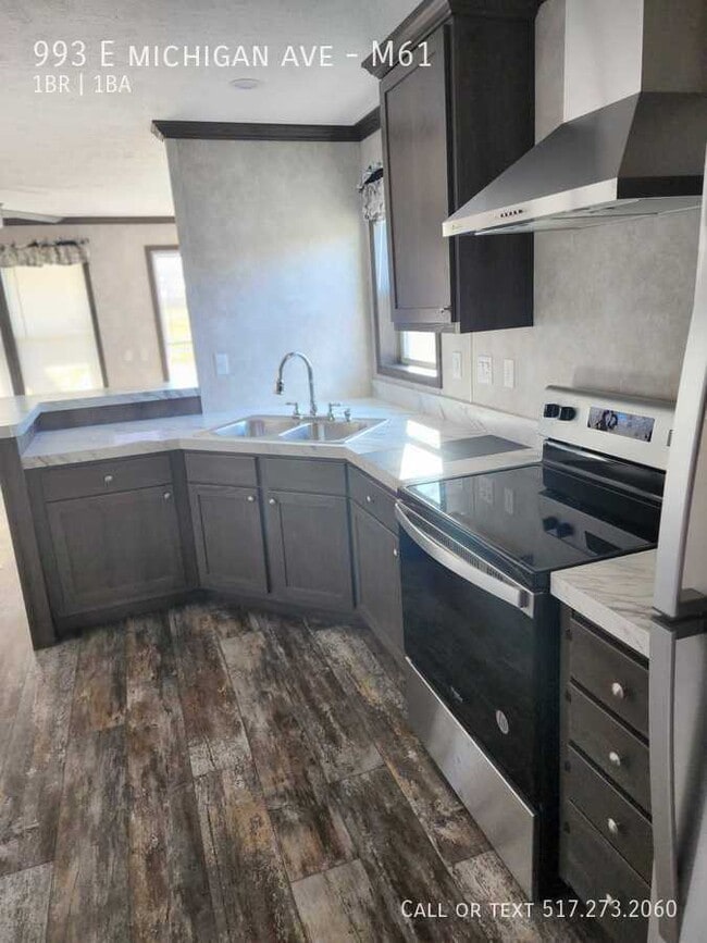Foto del edificio - 993 E Michigan Ave