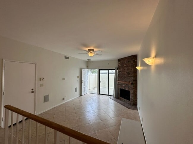 Building Photo - 22865 Del Valle St