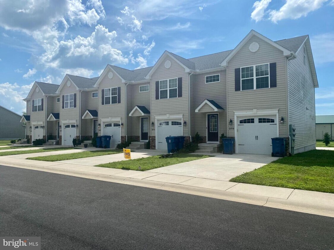 Primary Photo - 271 Wynsome Blvd