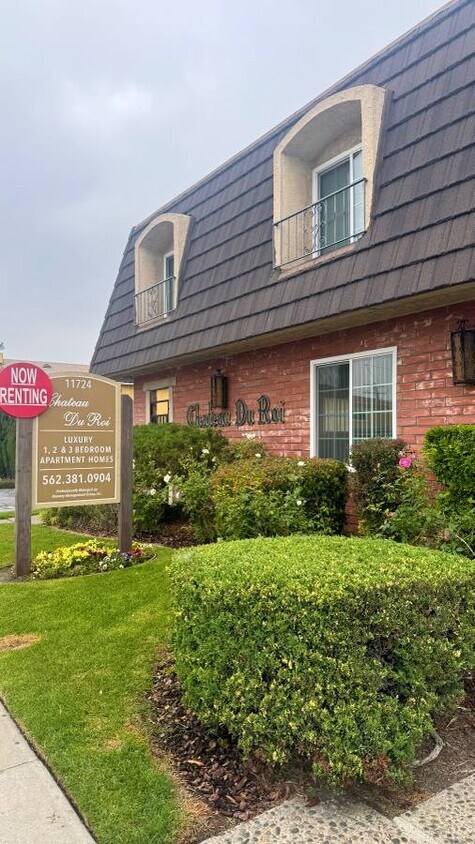 Foto del edificio - Chateau Du Roi Apartments