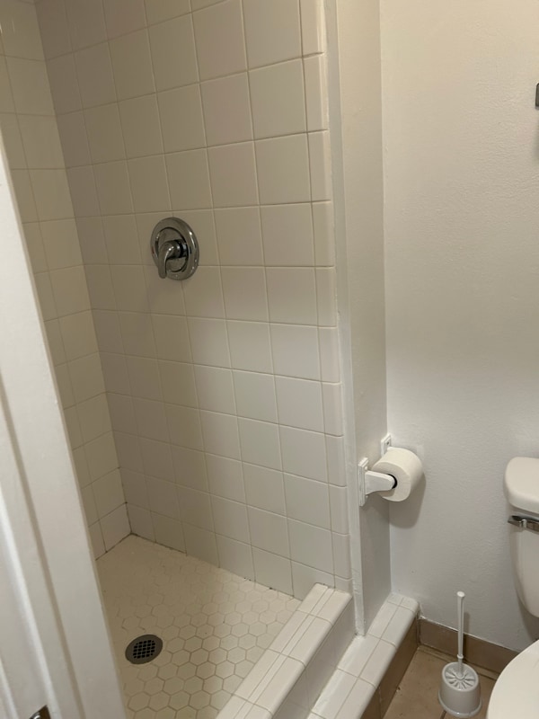 Building Photo - 8 E Bigelow Oak Ct