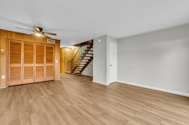 Building Photo - 807 E Broad St