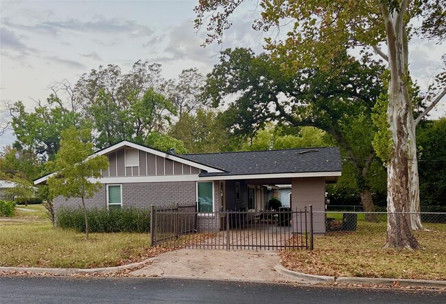 Building Photo - 6201 Belfast Dr
