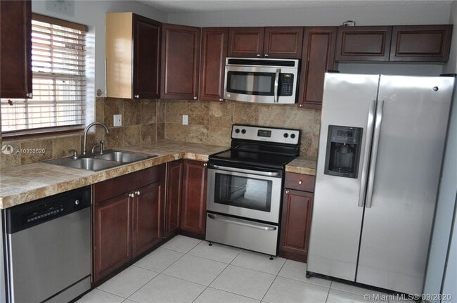 Building Photo - 6100 SW 130th Ave