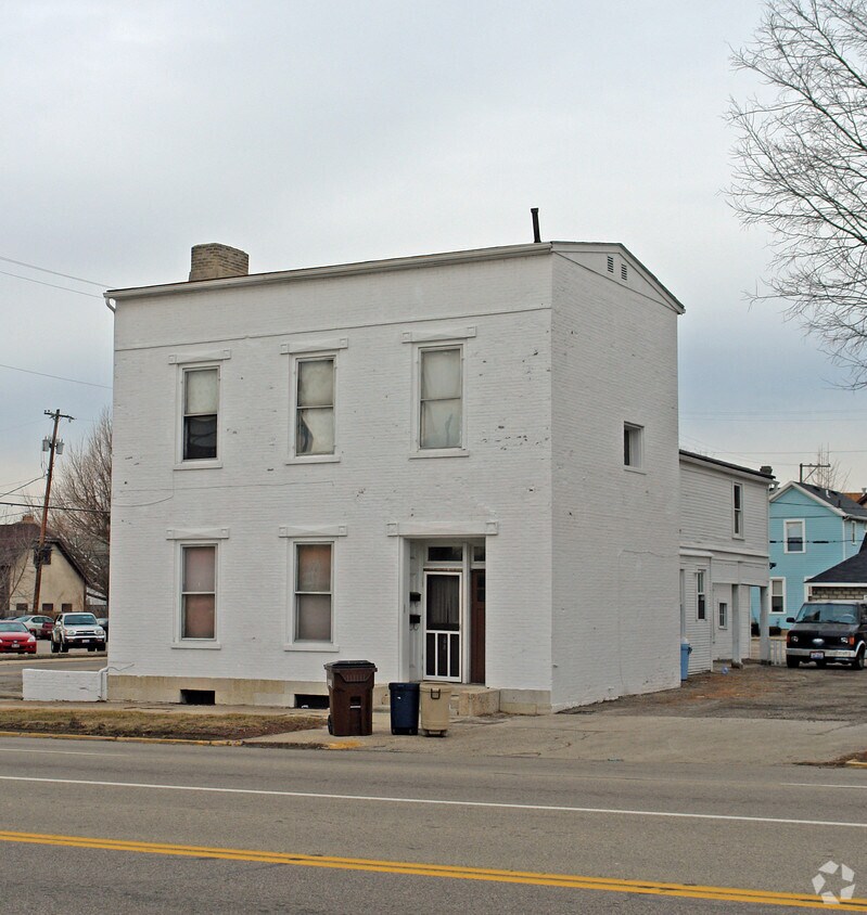Building Photo - 188-190 E Main St
