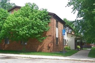 Building Photo - Broadway Village