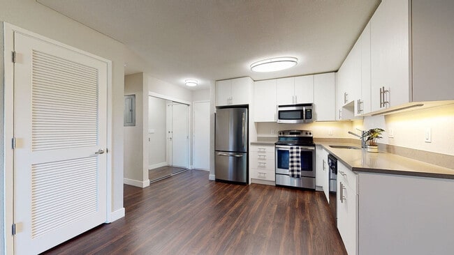 Building Photo - Spruce Apartments