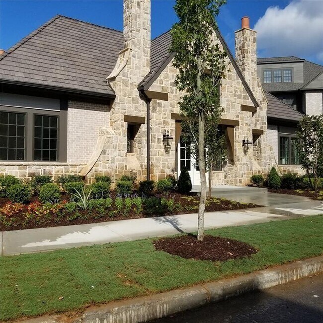 Building Photo - 6536 Beacon Dr