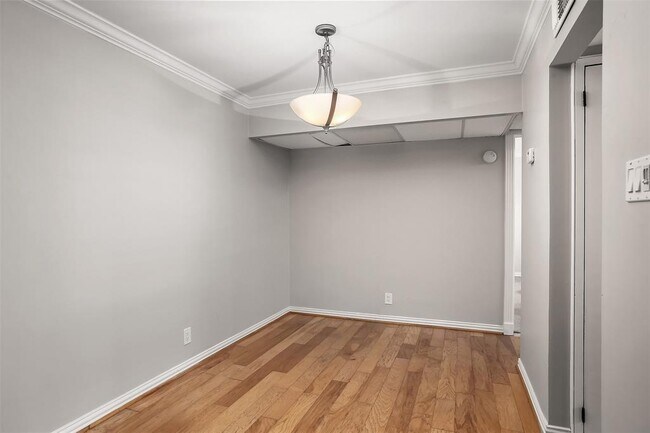 Building Photo - 402 Postoffice St