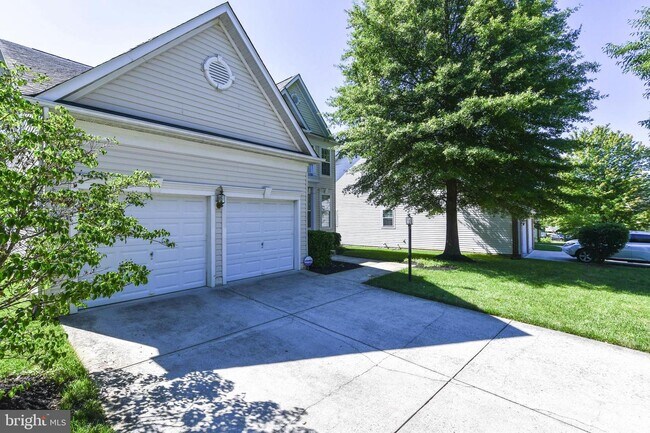 Building Photo - 13003 Belle Meade Trace