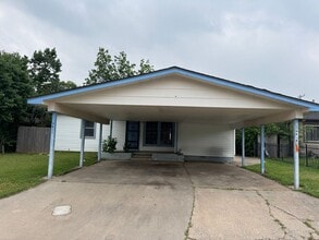Building Photo - 1414 NW Lindy Ave