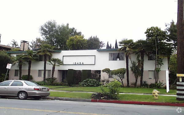 Foto principal - 12424 Magnolia Blvd