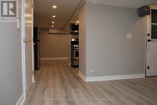 Building Photo - 356 Sackville St