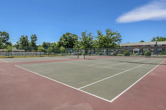 Tennis Court - Cliffside Apartments