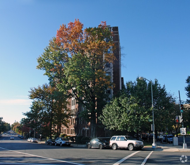 Wakefield Hall Apartments Washington, DC