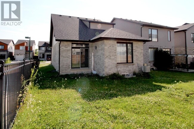 Building Photo - 619 Freeport St