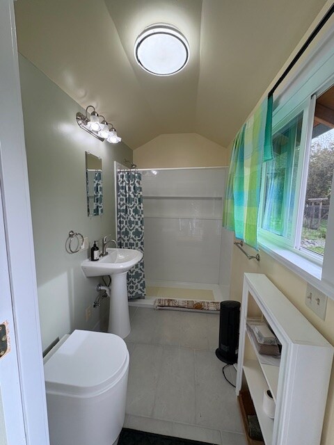 Foto del edificio - 4595 Fieldbrook Rd