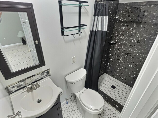 Foto del edificio - 6500 Colonial Dr