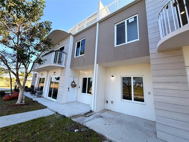 Building Photo - 25823 SW 145th Ave