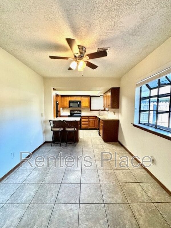 Building Photo - 2915 S 138th E Ave