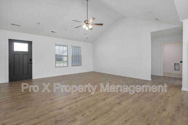 Building Photo - 5618 West Mangrove St