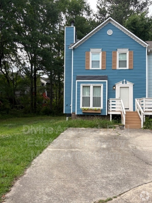 Building Photo - 830 Jamestown Manor Park