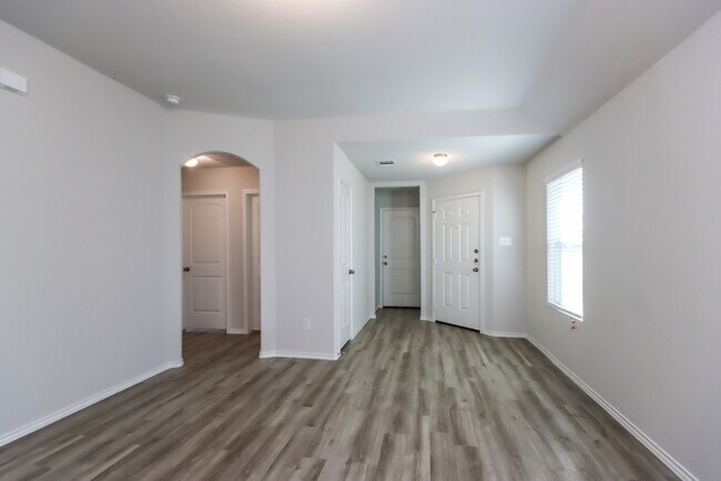 Foto del edificio - 17326 Desmond St