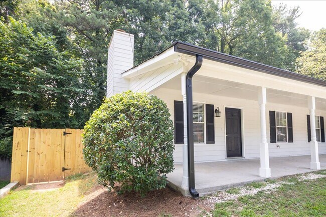 Photo - Newly Renovated 3bd/2ba Duplex Unit in Con... Townhome