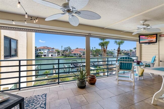 Building Photo - 363 Pinellas Bayway S