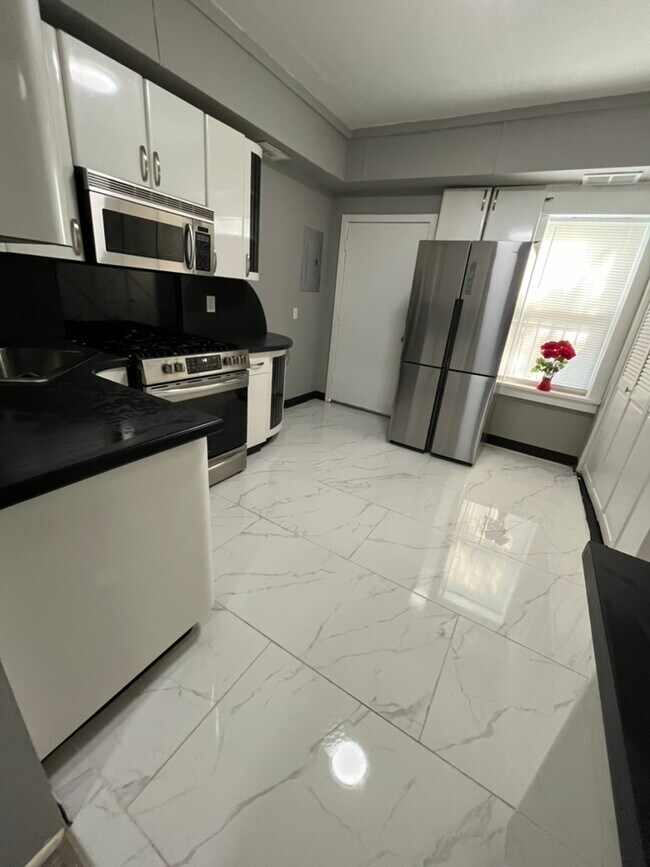 Building Photo - 1828 Reverend J J Walters Ave