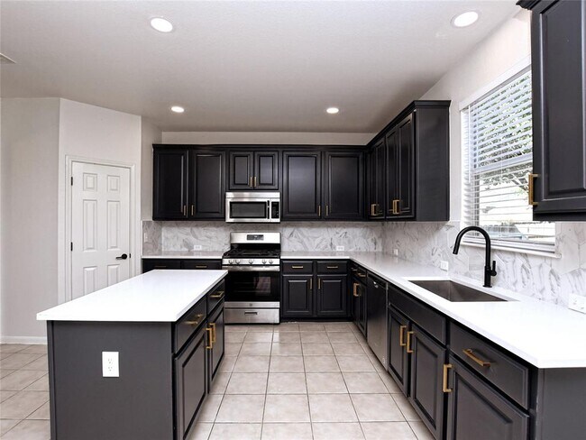 Building Photo - 2349 Brookhollow Terrace
