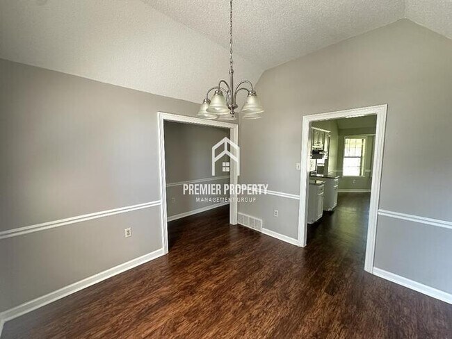 Foto del edificio - 6569 Chauncey