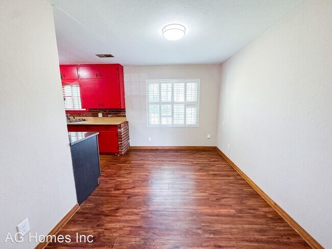Foto del edificio - 2 br, 1 bath House - 543 SW 49th St